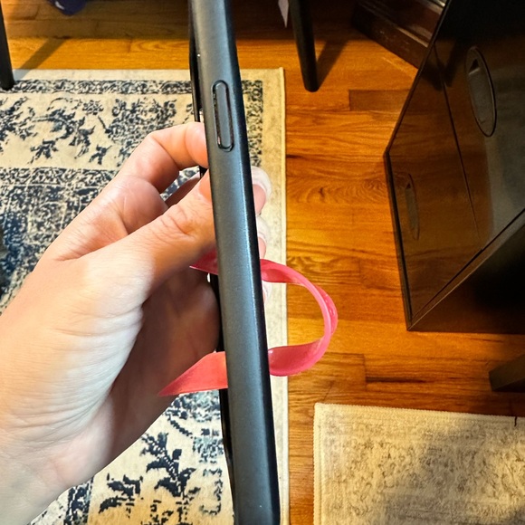 (2) iPhone 11 Pro Max Loopy Cases and extra loops - Picture 1 of 10